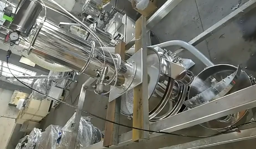 真空上料機接旋振篩、料倉試樹脂粉物料